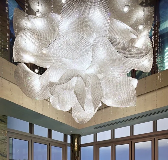 Haut plafond moderne grand luxe anneau de type contemporain LED lustre en cristal pour l'éclairage d'hôtel