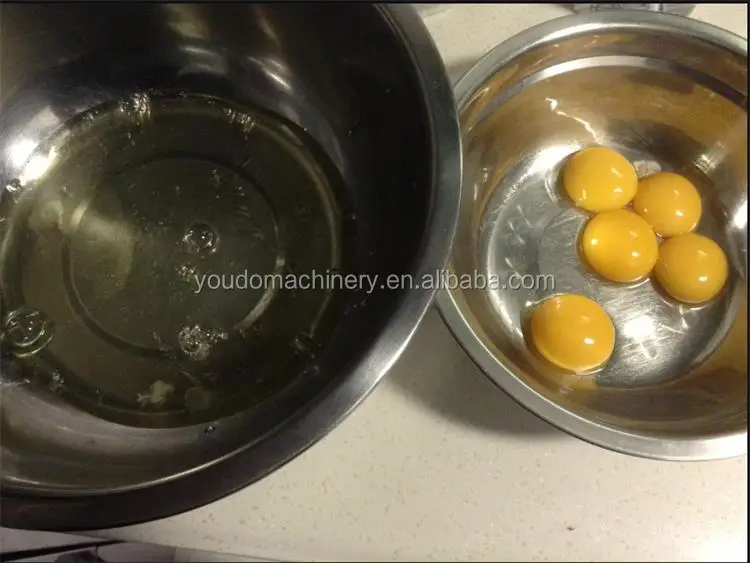 egg liquid does not touch any broken egg parts, and the eggshell