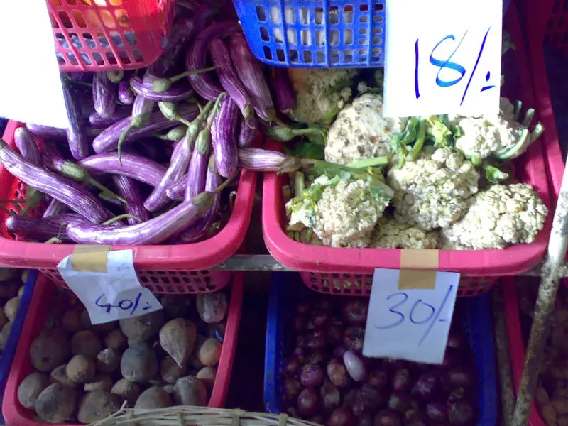 CABBAGE, ONION, POTATO, LEMON, BEANS, TOMATO, CARROT, PINEAPPLE, MANGO, GUAVA INDIAN VEGETABLES EXPORTER SUPPLIER TODAY PRICE IN