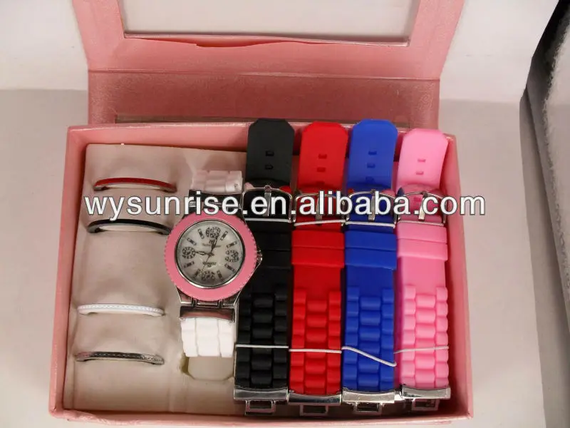 2013 boxed gift watch set for women with interchangeable strap