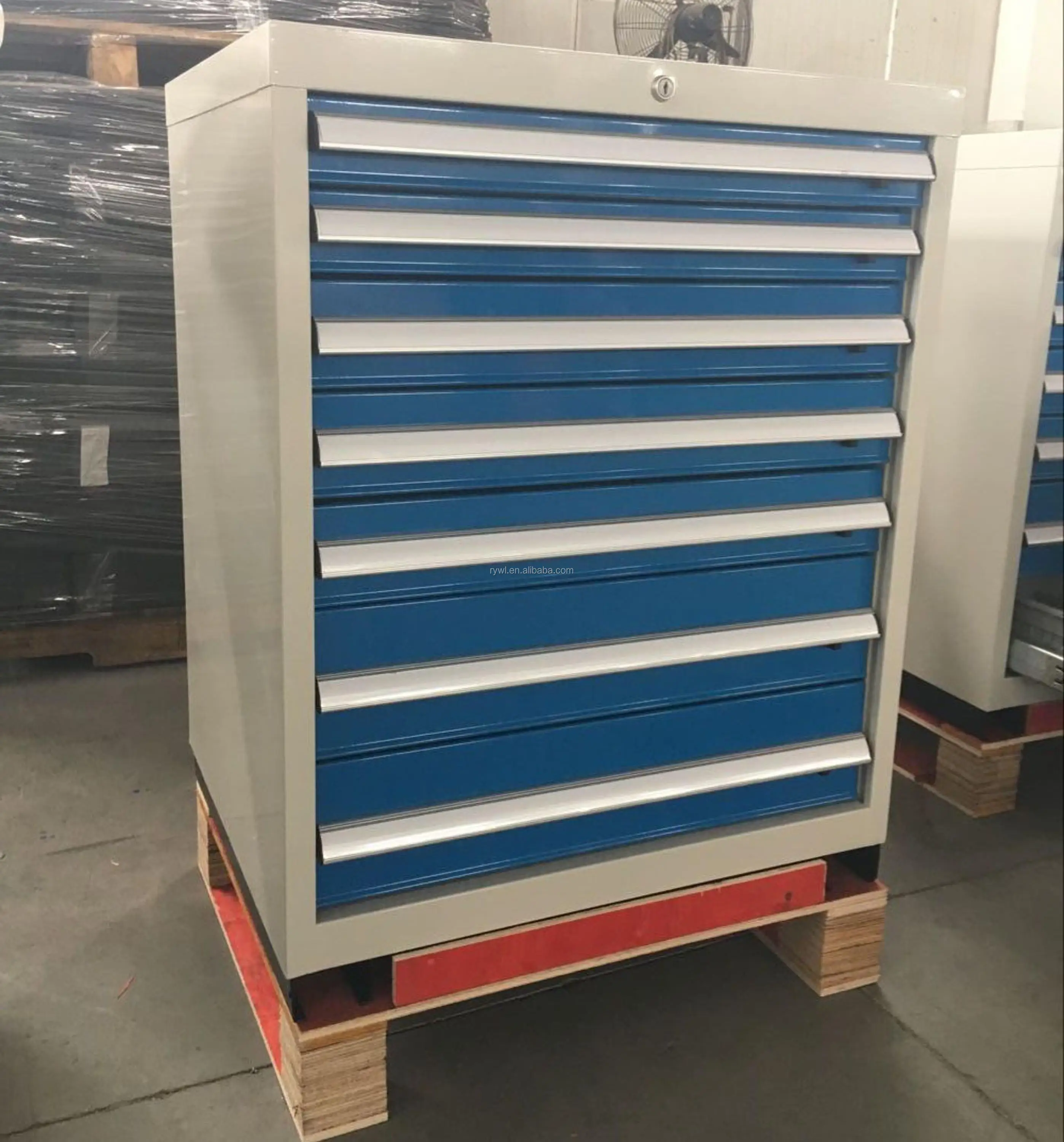 Iron Material And Cabinet Type Metal Workshop Tool Storage