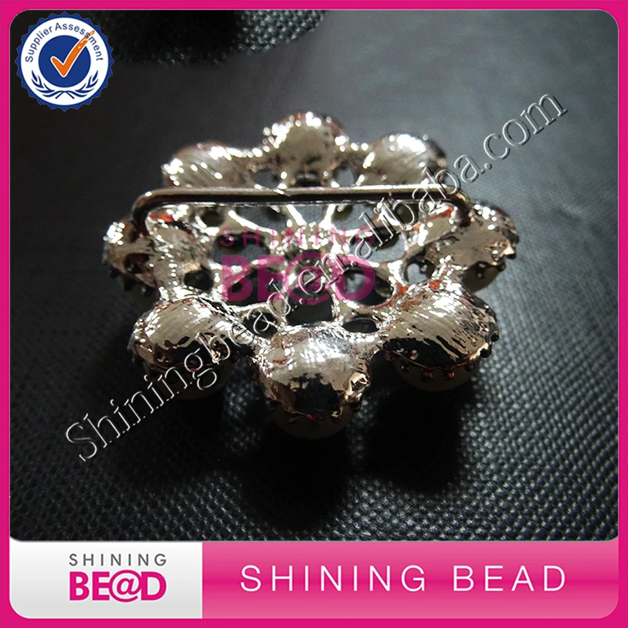 4 cm pearl brooch 3.jpg