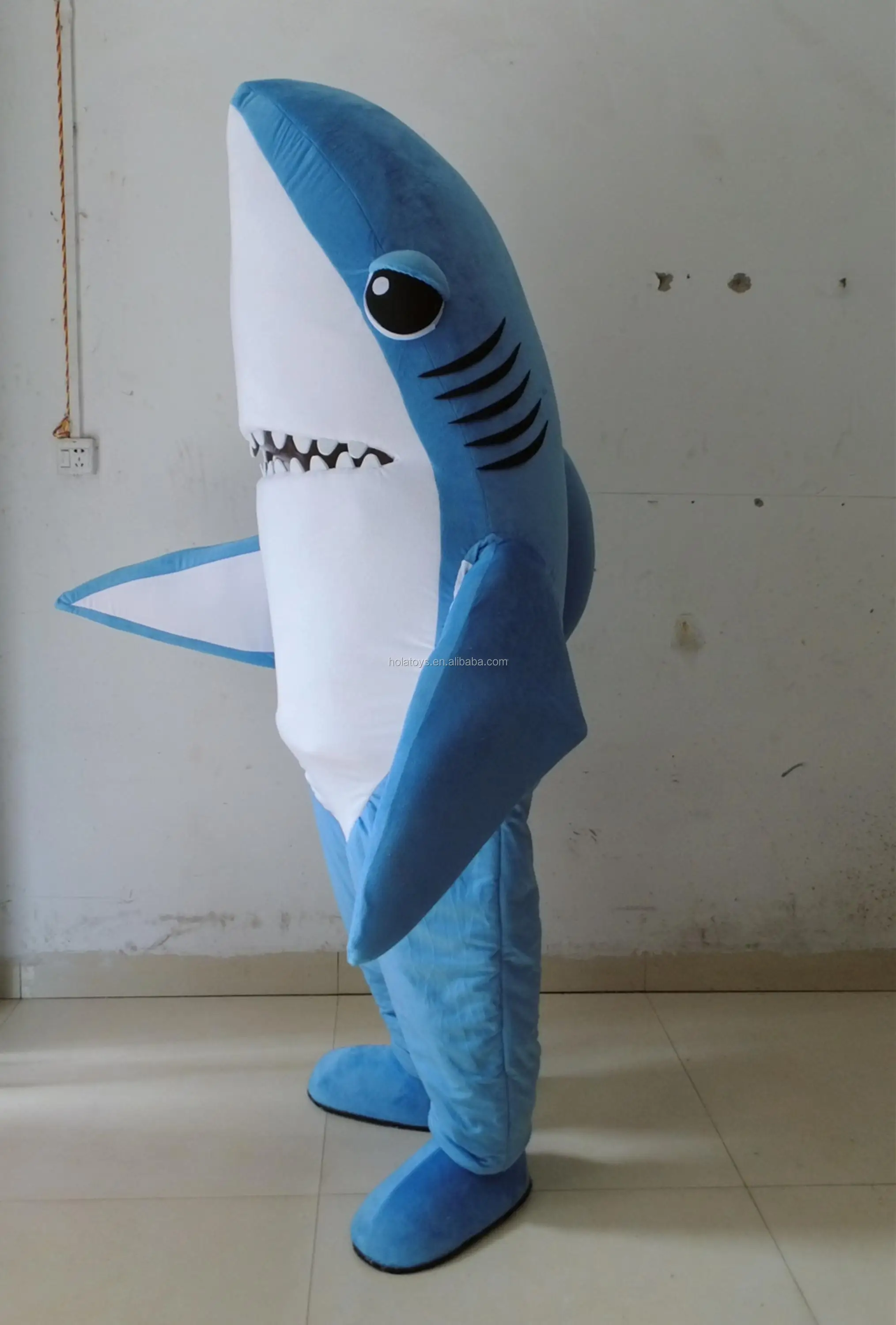 shark mascot 0 (3).jpg