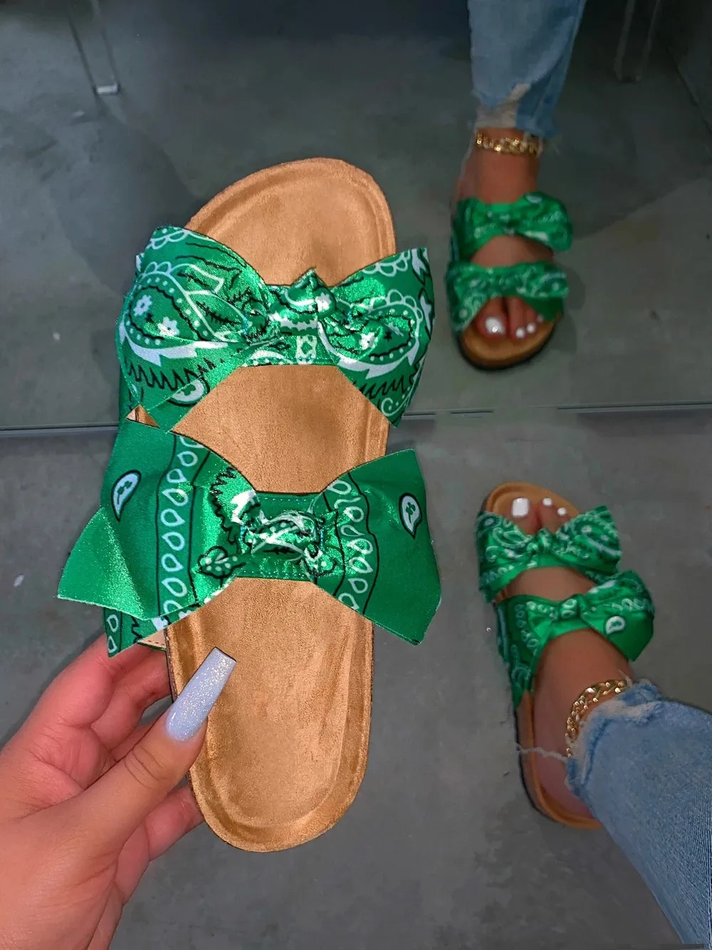 slippers (2).jpg