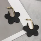2019 Daily Women Korean Earrings Retro Fashion Wood Flower Earrings Black Alloy Drop Earrings