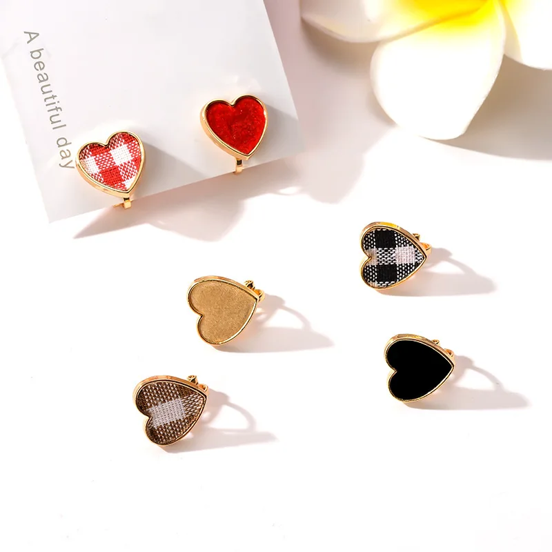 cs009 2019 fashion korean plaid fabric heart-shaped earrings