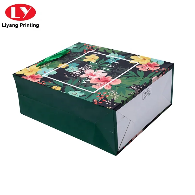 dongguan factory small gift cosmetic paper packaging bag with