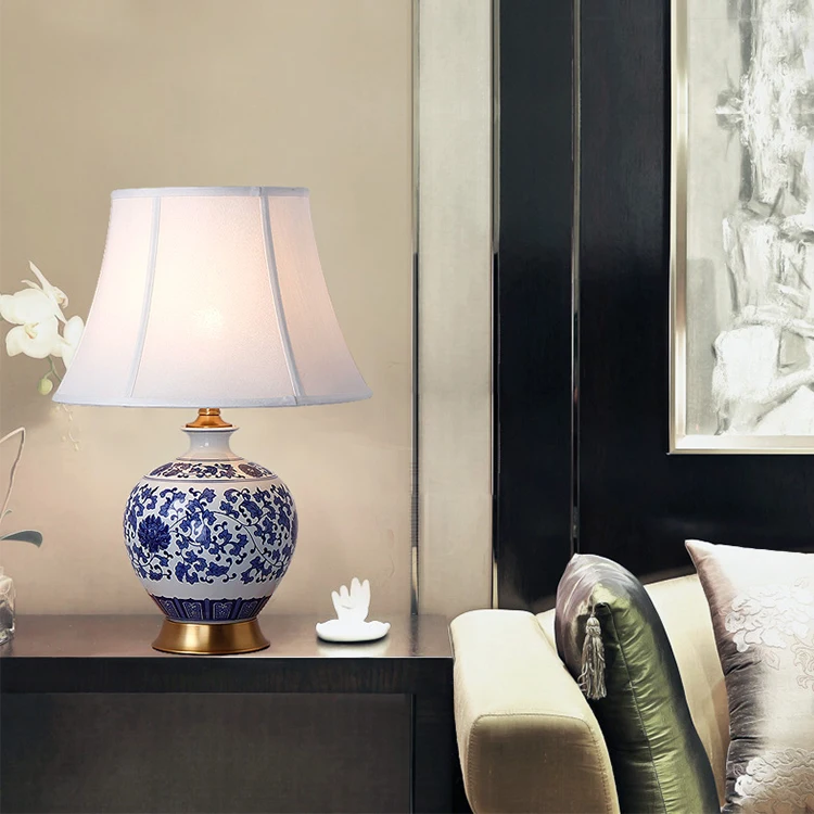 Hot sale Modern blue and white hotel home porcelain ceramics fabric shade table lamp