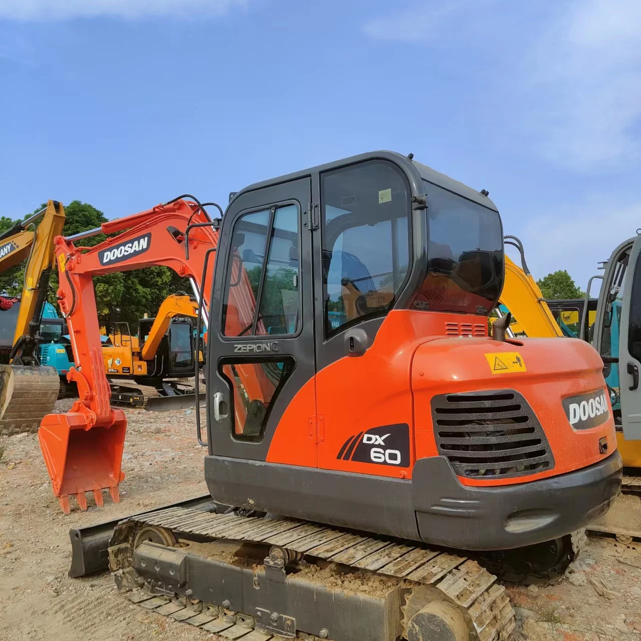 Used Doosan Dx Excavator T Small Mini Crawler Excavator Digger With