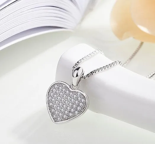 New Arrival 925 Sterling Silver Jewelry and Pave Stones Heart Necklace
