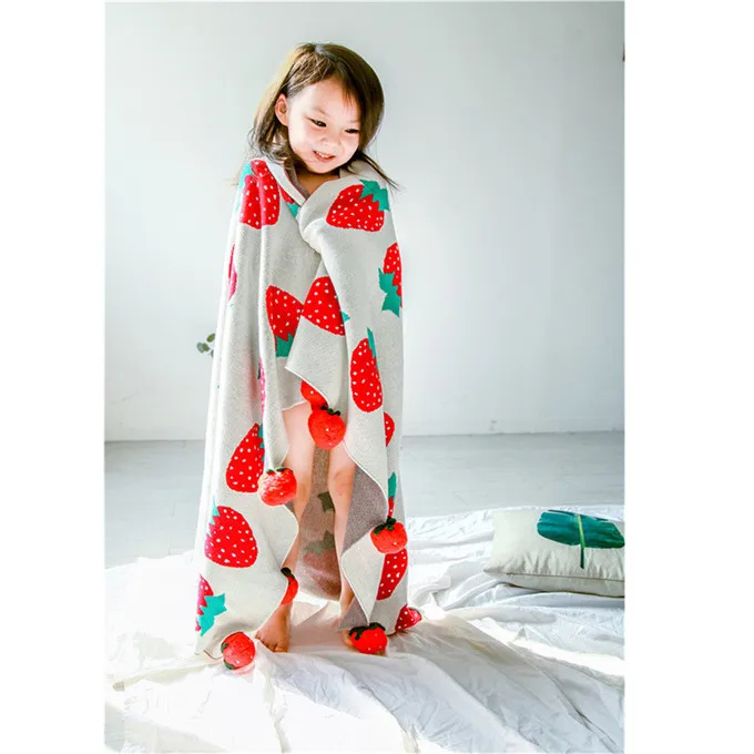 New best W5688 Super Soft Strawberry Cotton Knitted Throw Children Reversible Baby Blankets