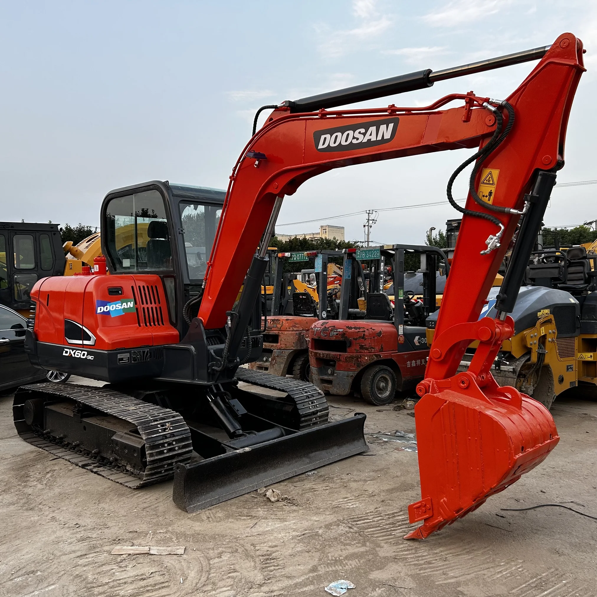 Dx Used T Doosan Crawler Digger Hydraulic Excavator For Sale In