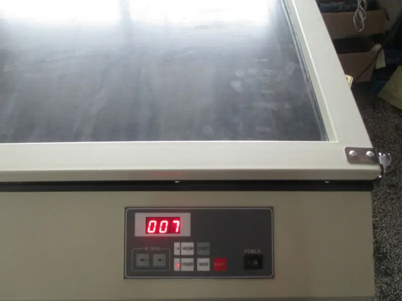 Vacuum exposure box silkscreen offset plate vacuum exposure