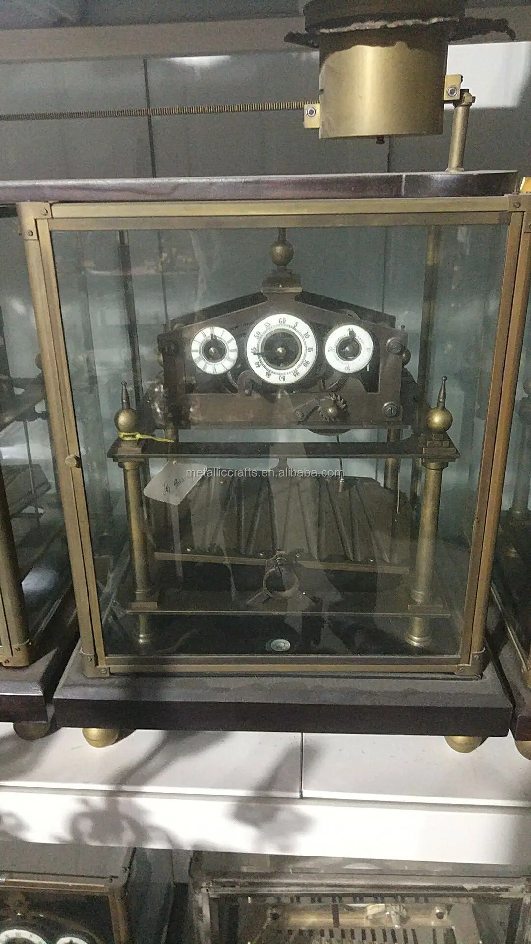 antique clock.jpg