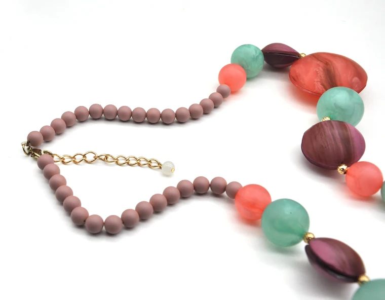 2021 winter and autumn series long acrylic and resin green and rose red beaded necklace