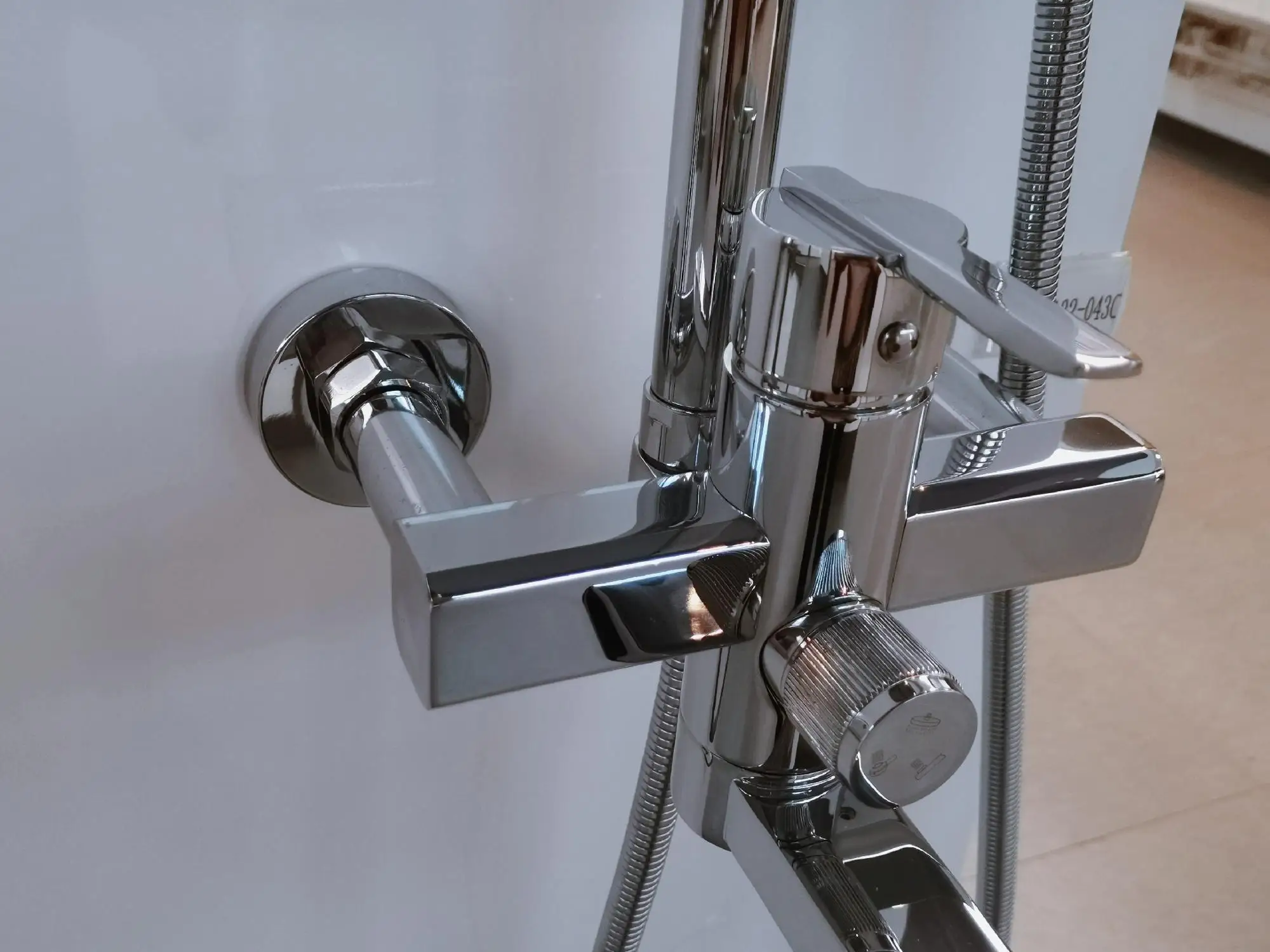 Europe Italy Modern Bathroom Surface Mounted Bath Chrome Brass Shower Water Mixer Tap Set