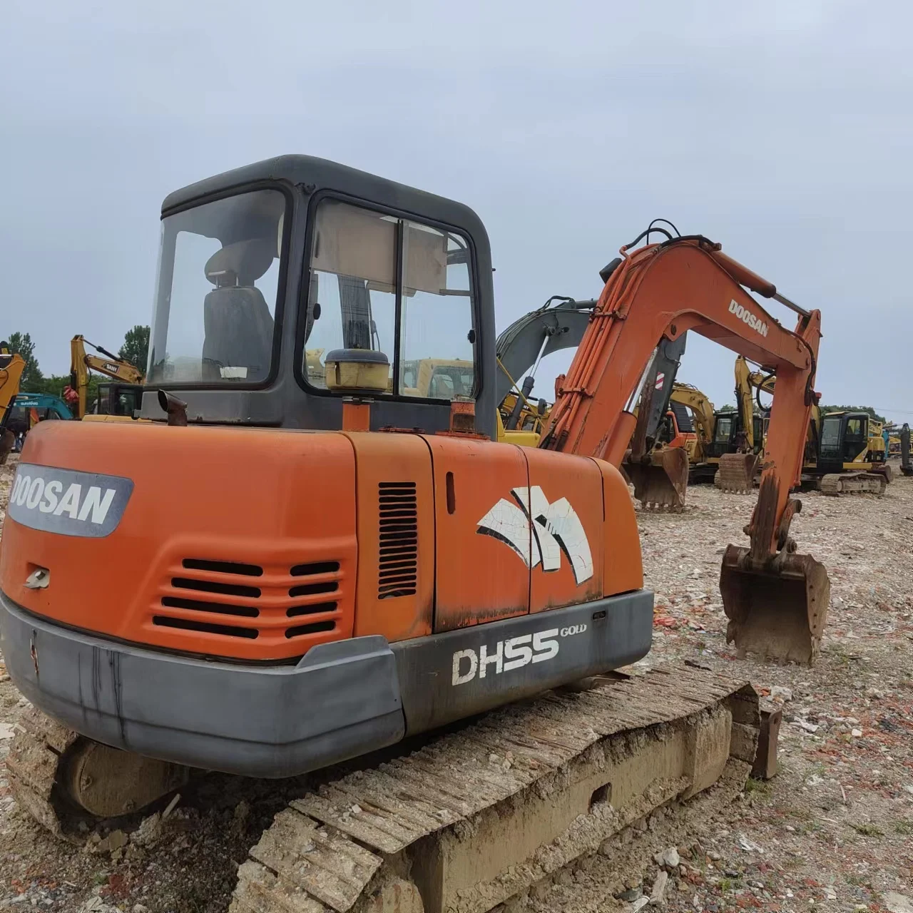 Used 5 Ton Small Excavator Doosan Dh55 V Hydraulic Tracked Excavator