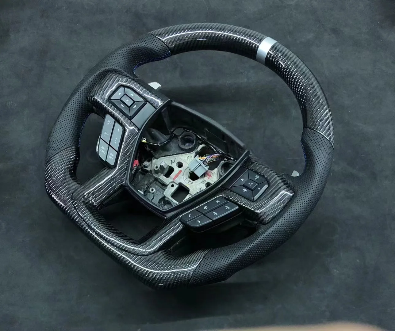 Customized Carbon Fiber Steering Wheel Suitable For F Ford Ranger