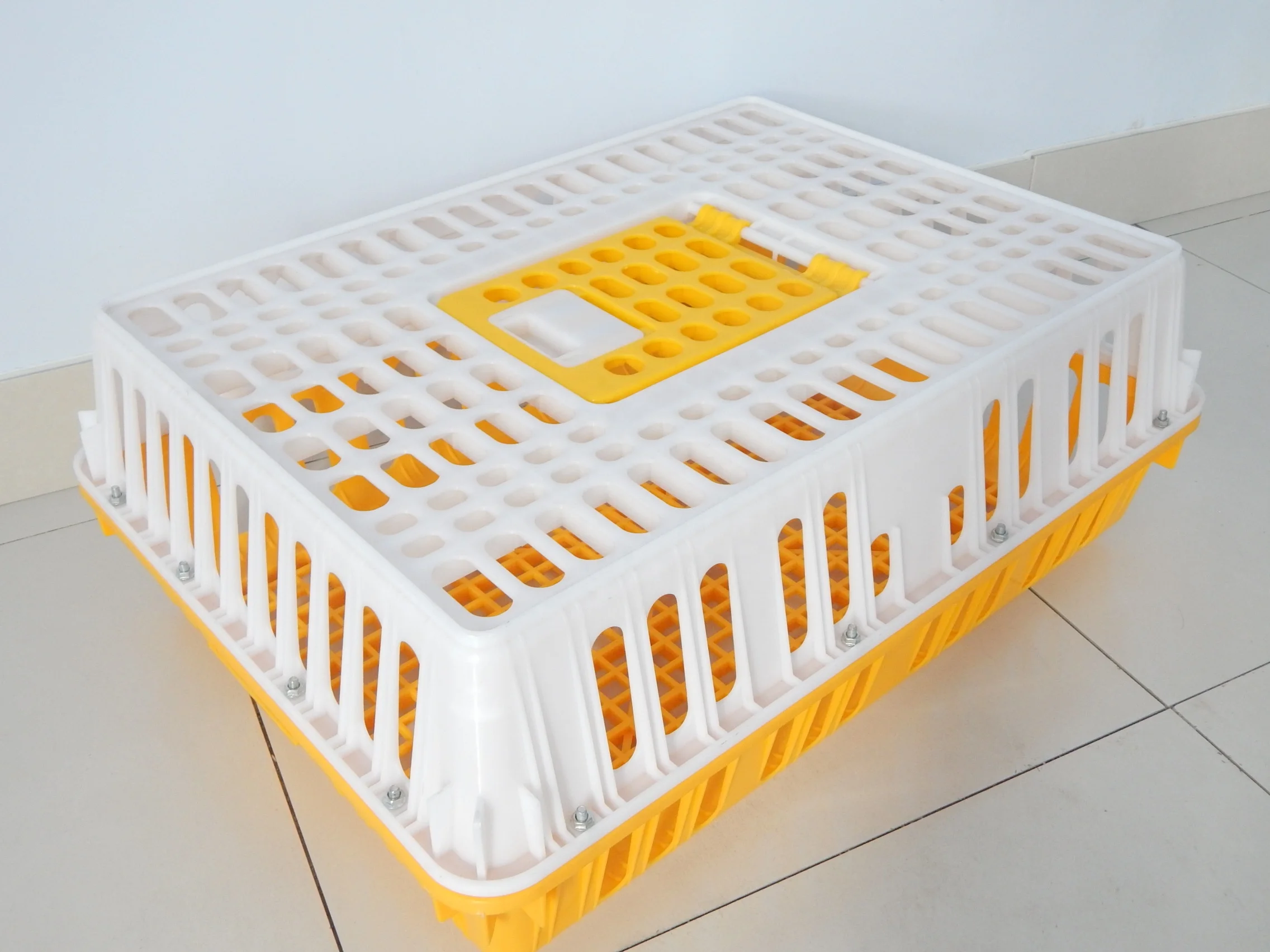 2020 best seller plastic transport cage for chicken transport crate