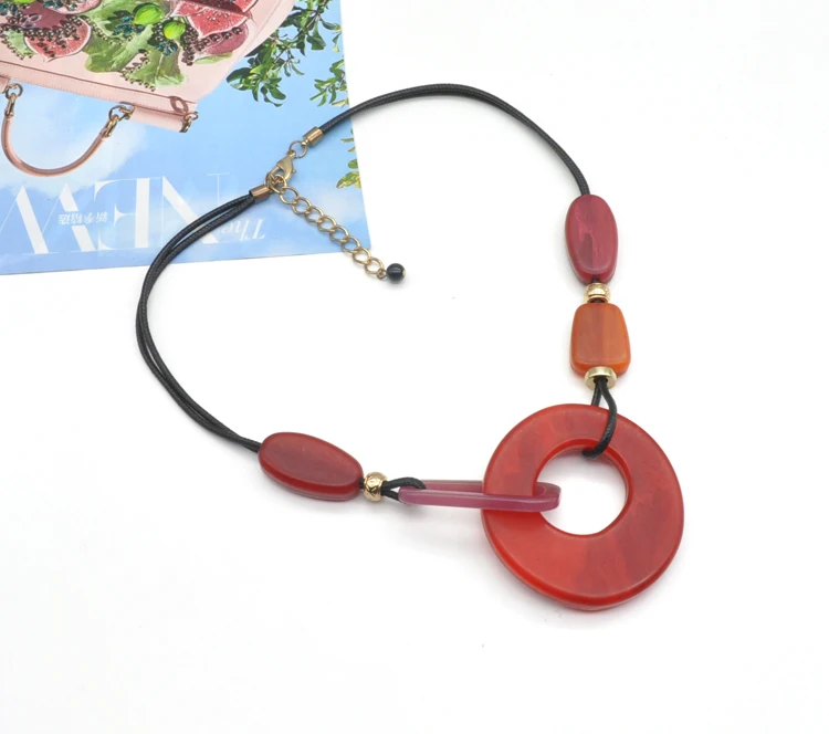 2021 short cord length choker necklace women rose color acrylic love necklace