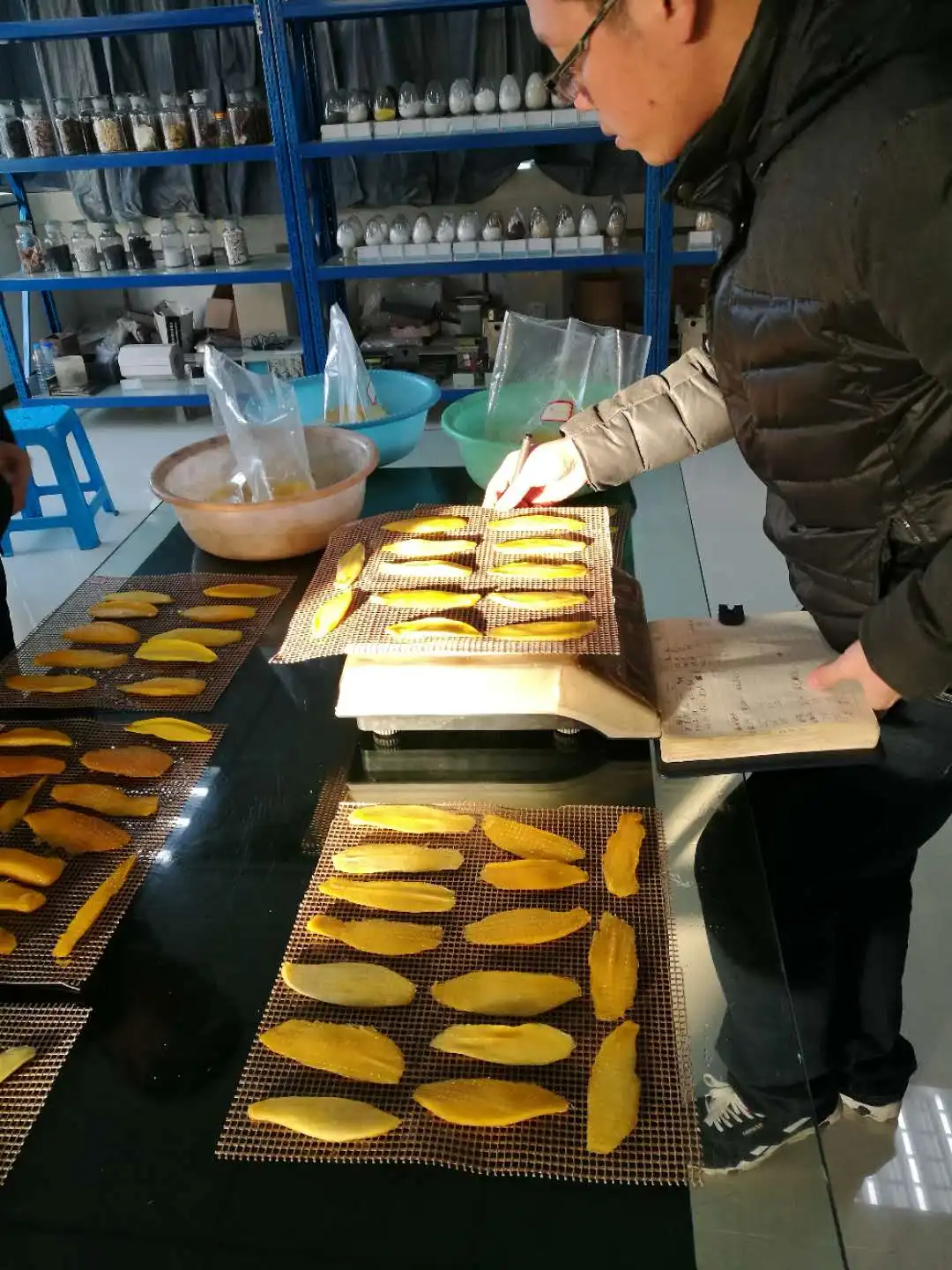 Cassava Fruit and Vegetable Drying Machine Meat Food Fish Dehydrator Heat Pump Dryer Machine supplier