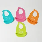 New Design Soft Baby Food Catcher Pocket Roll Up Silicone Bib