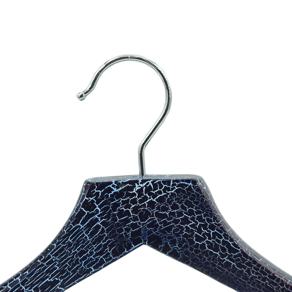 New design luxury clothes hangers custom wooden clothes hanger for display and boutique