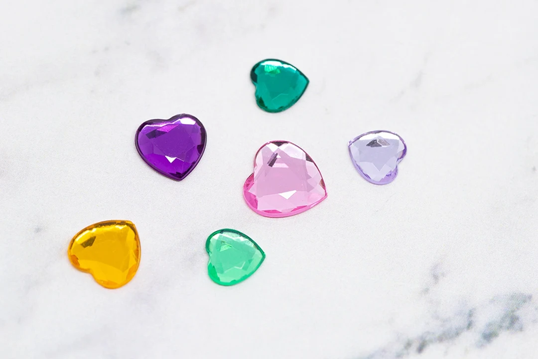 top 1 quality made in taiwan red heart shaped rhinestones 5mm