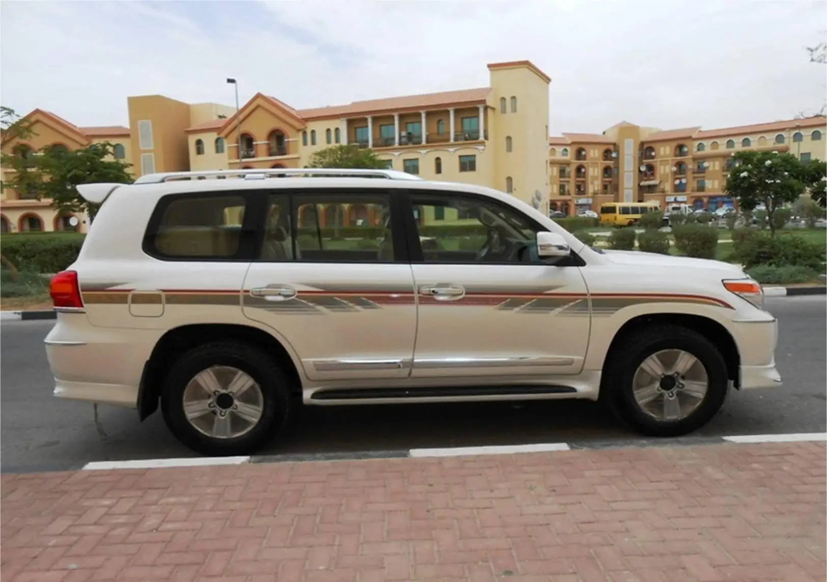 land cruiser gxr v6 full options