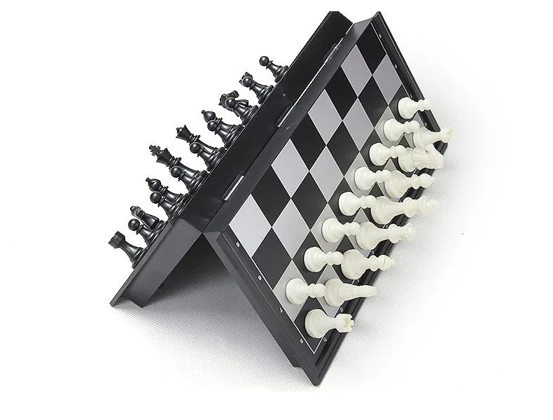 5Magnetic_chess.jpg