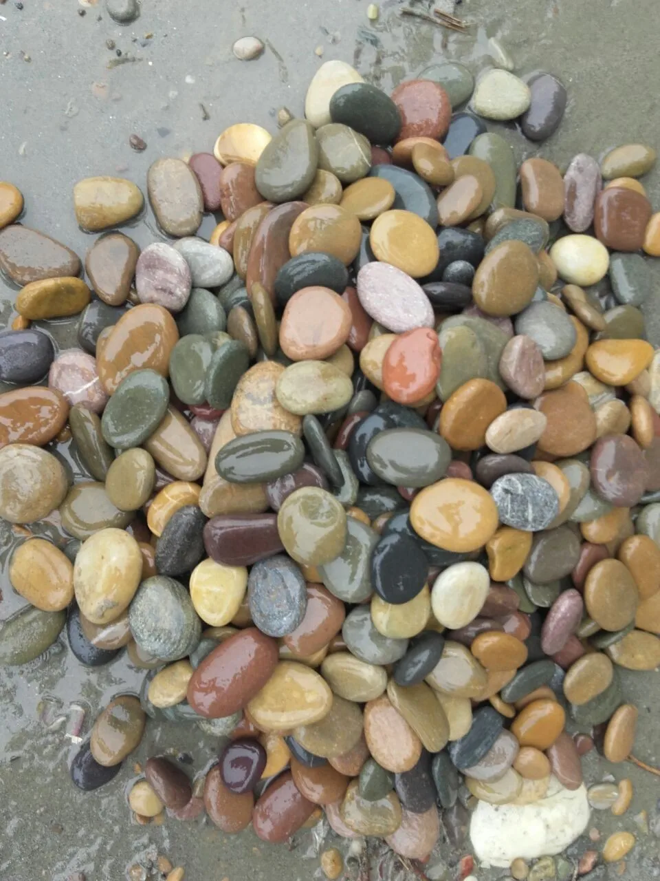 Mix pebbles