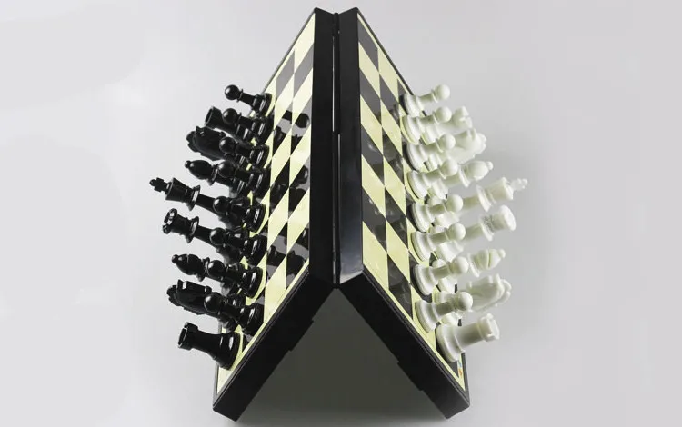 6Magnetic_chess.jpg