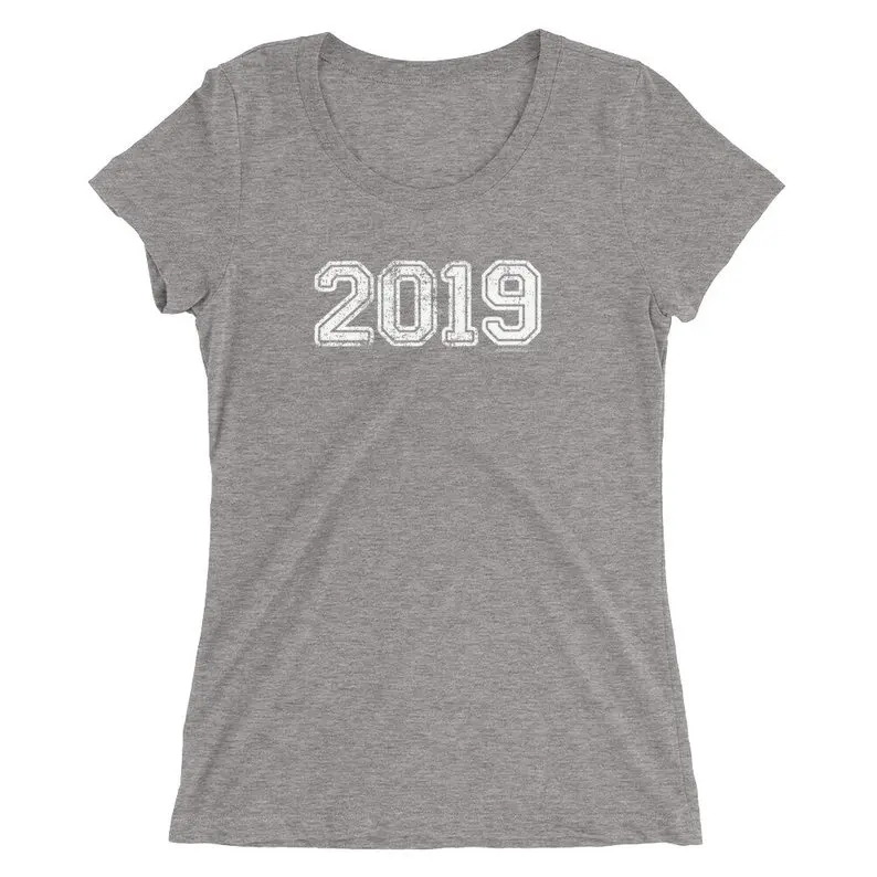 الدرجة من 2019 قميص كبار 2019 قميص يا الرقبة | التخرج هدية لبلدها | التخرج هدية الأفكار كبار هدايا خريج قميص