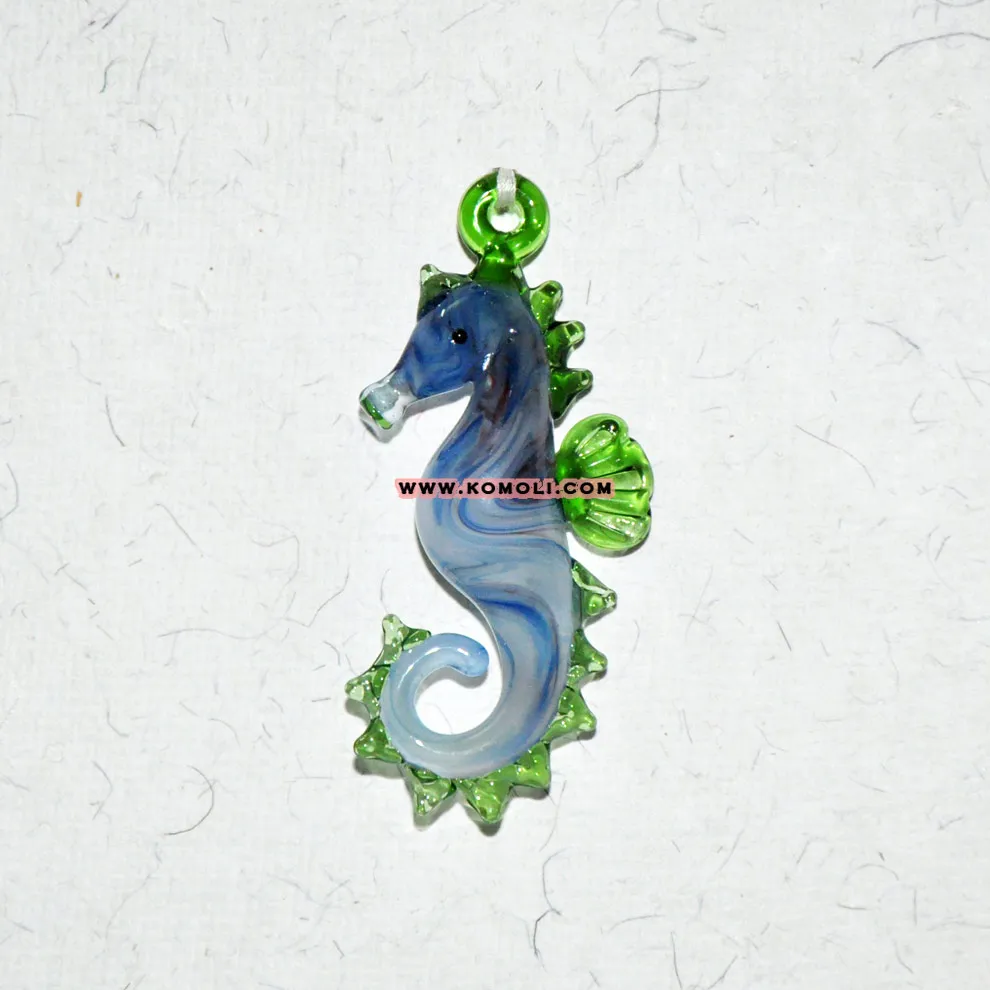 Glass seahorse 12256 2.jpg