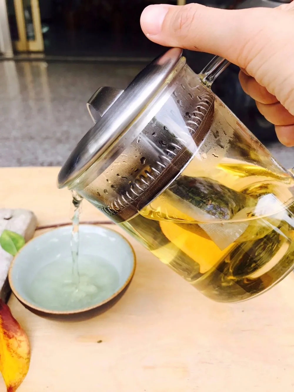 best in bulk tins or plastic packaging yunan puer black tea