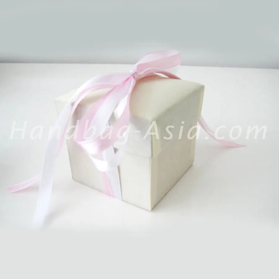 泰国的趋势丝绸覆盖婚礼 favour 箱子