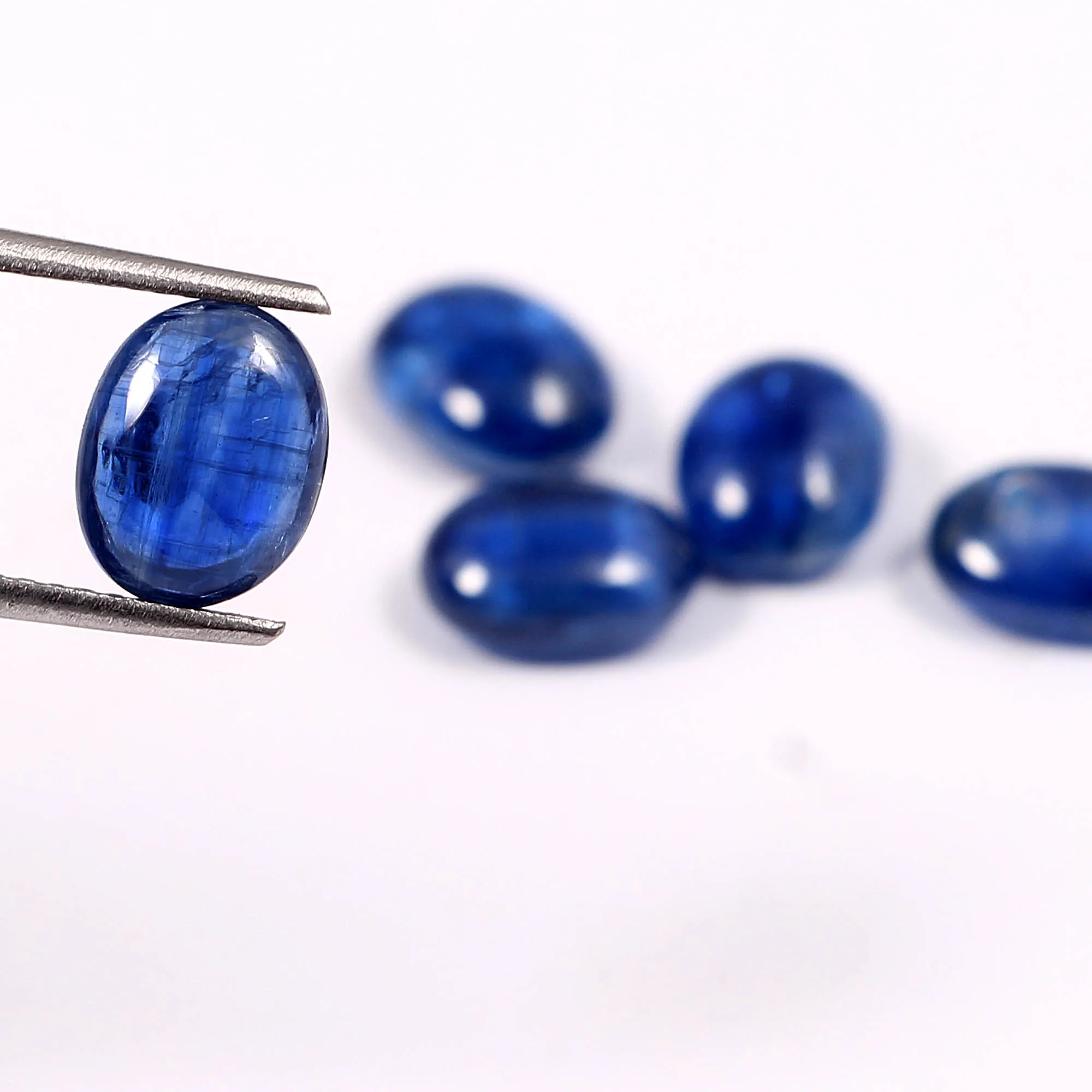 Alta calidad pulido natural oval cianita azul de piedras preciosas piedras para la fabricación de la joyería
