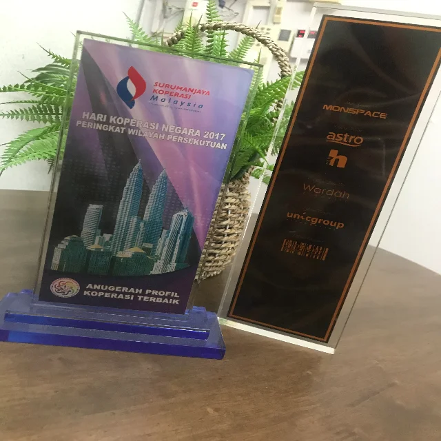 custom-made corporate trophies and souvenirs
