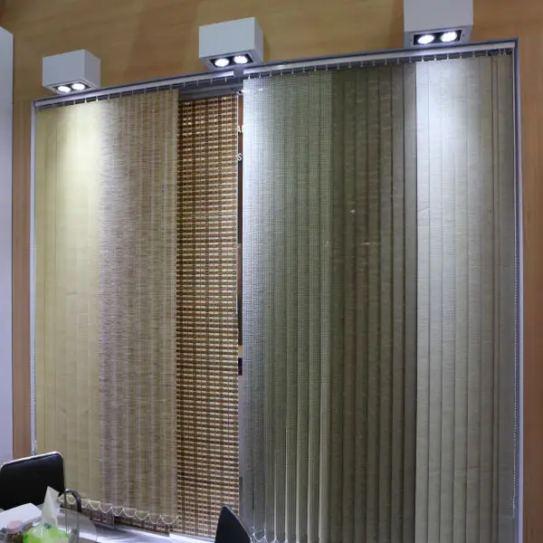 Vertical retractable blinds supplier in China