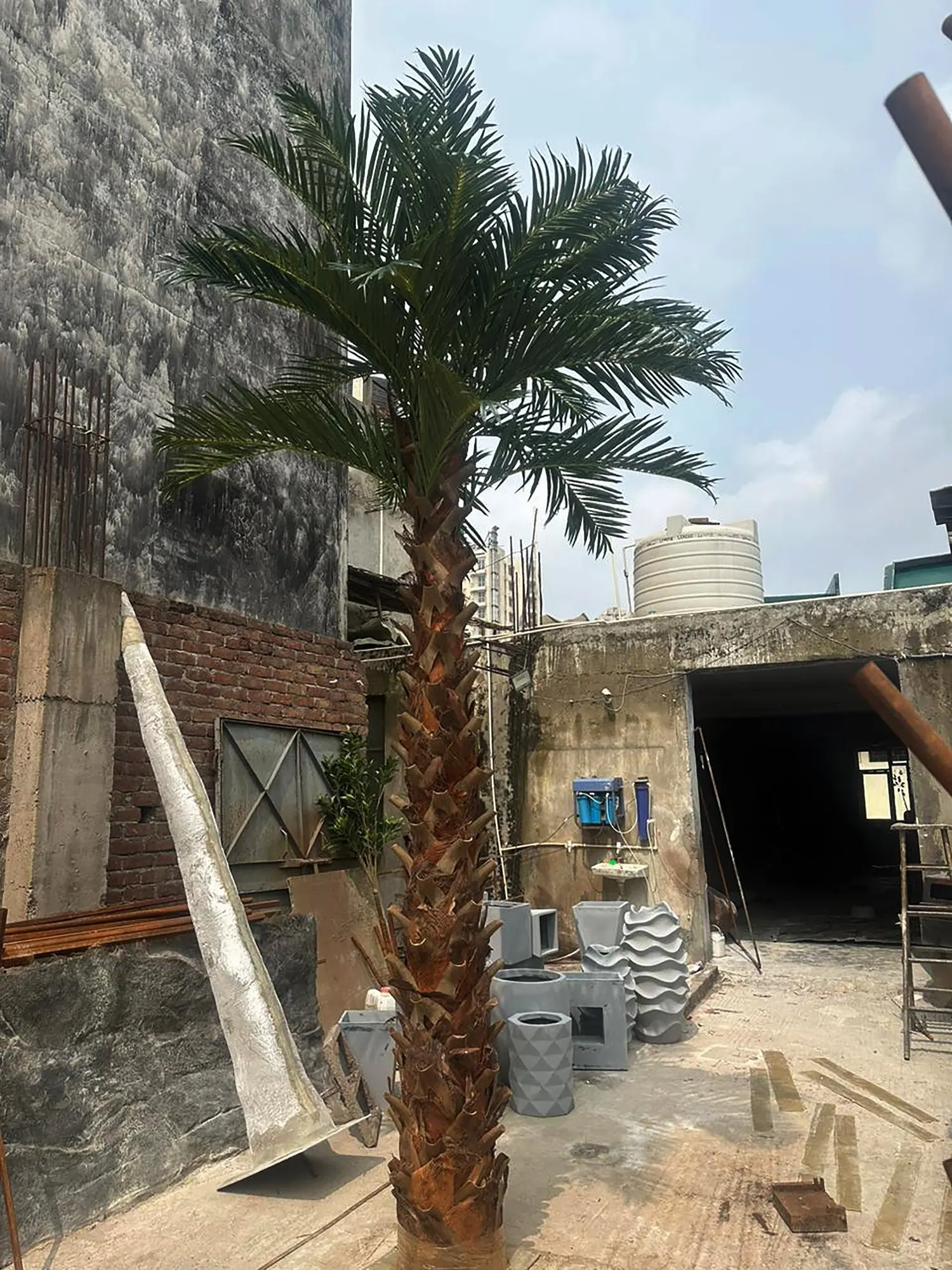 Faux Date Palm Tree With Indoor Natural Coco Trunk With High Quality