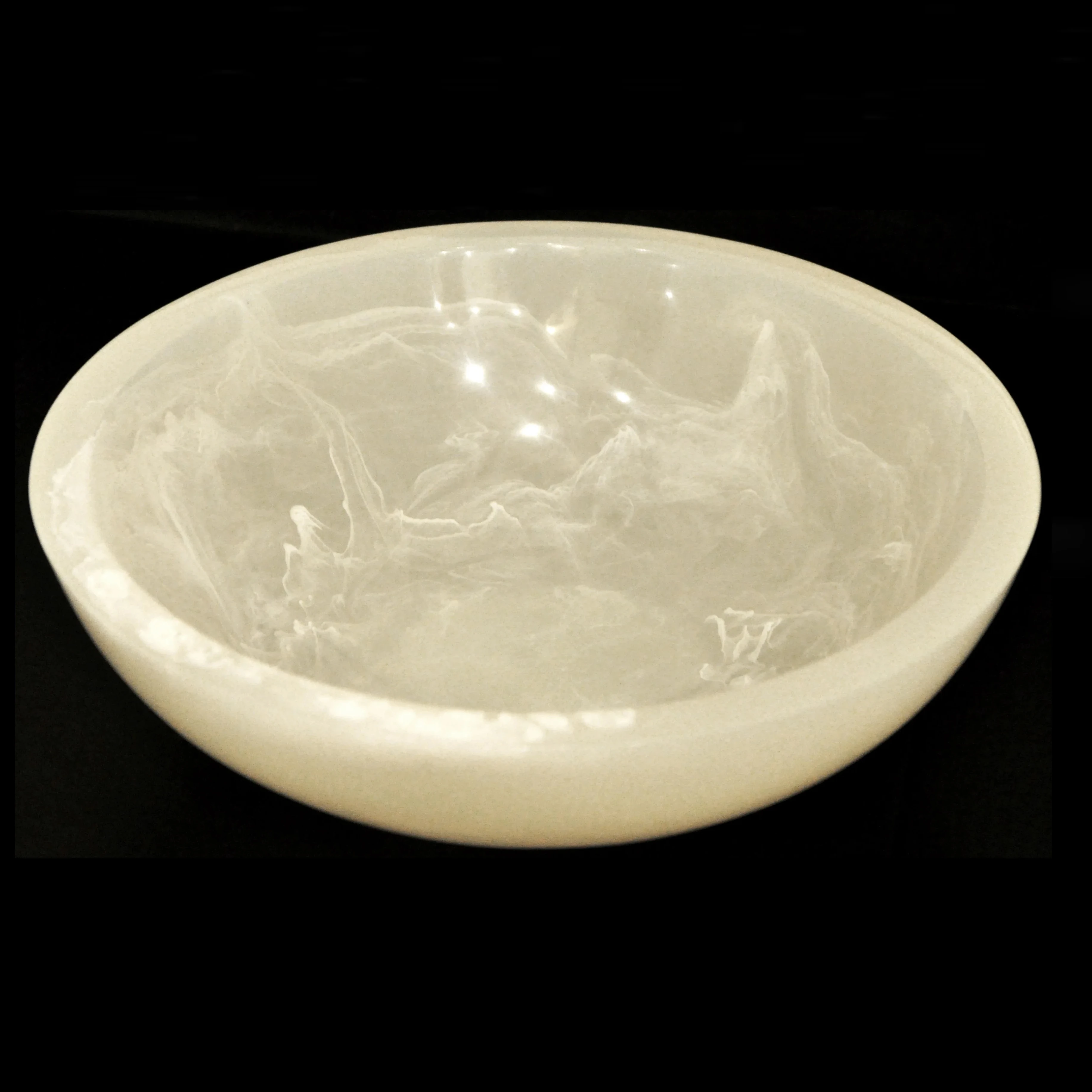 Eco Friendly Resin Polished Bowl For Home Hotel Tabletop Decoration