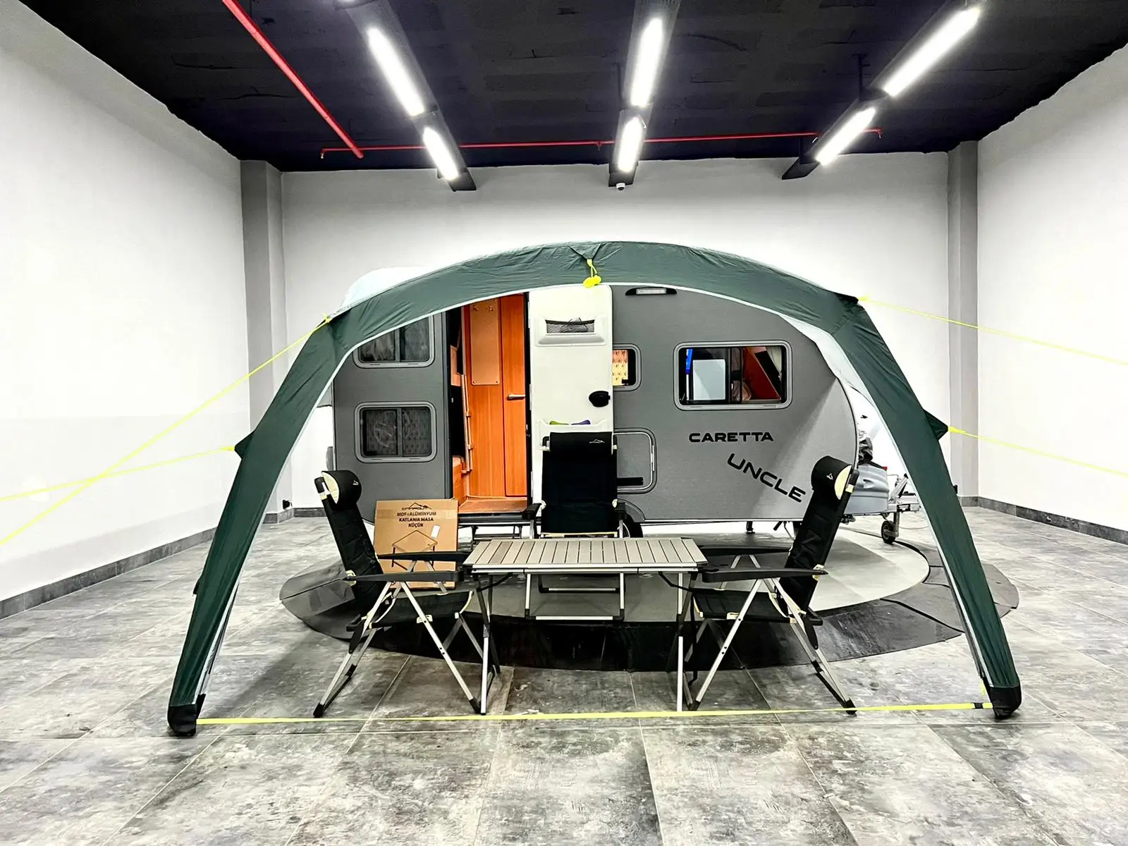 Family Caravan Bunkbed And Comfortable Bed Kitchen Dush Toilet