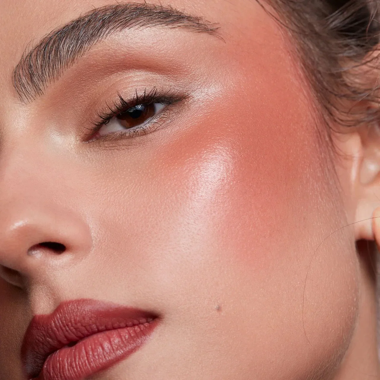 5-Minute Juicy Skin Makeup Look 2026 | Ibiza Night Glow Routine SAINT DLOVE