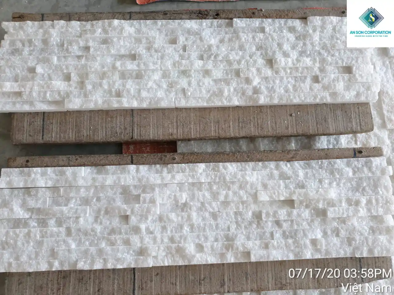 Crystal White Wall Cladding Stone 10 Lines Cheap Decorative Stone