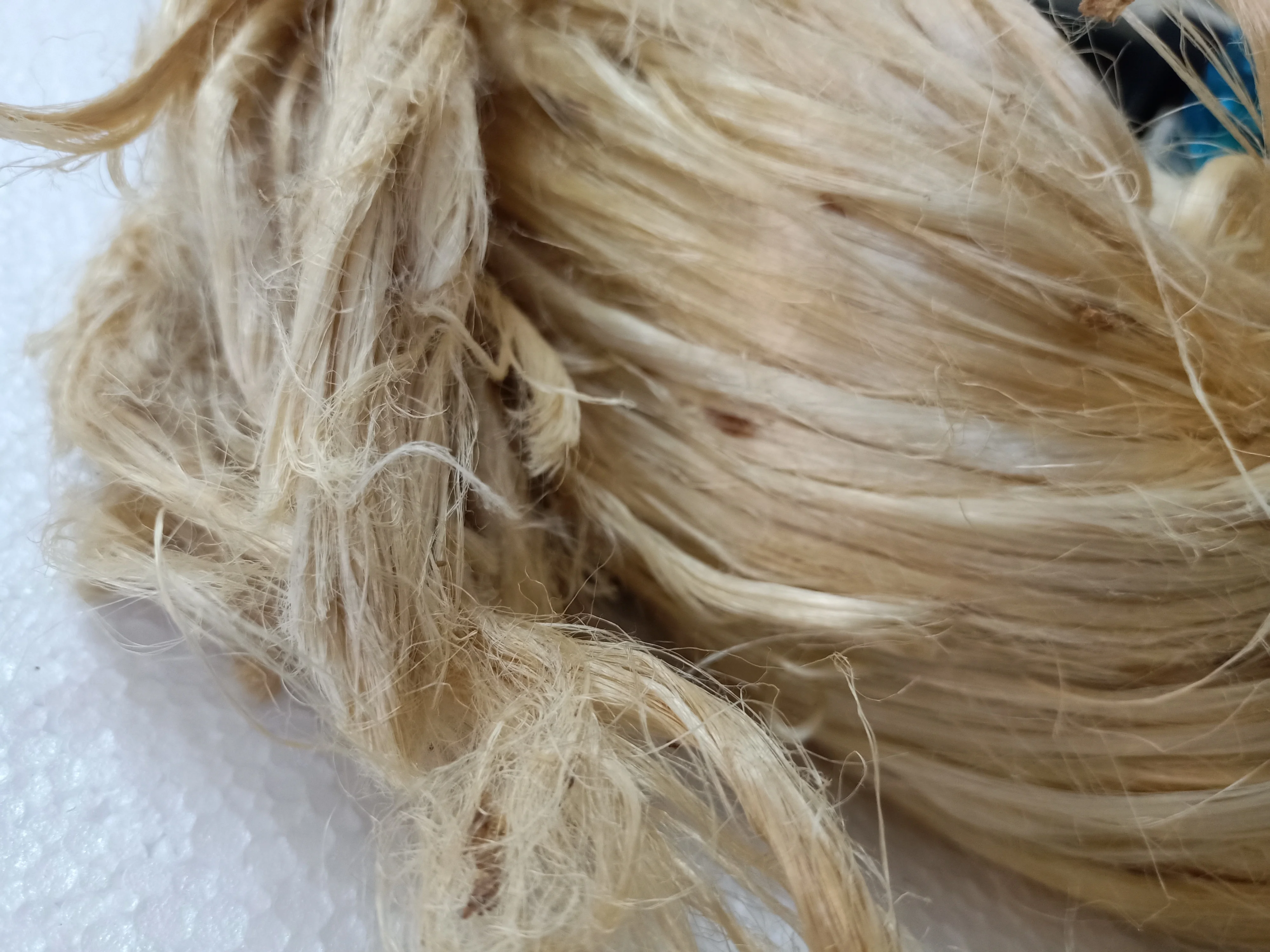 Natural Cleaned And Combed Banana Fibers Ideal For Textile Applications