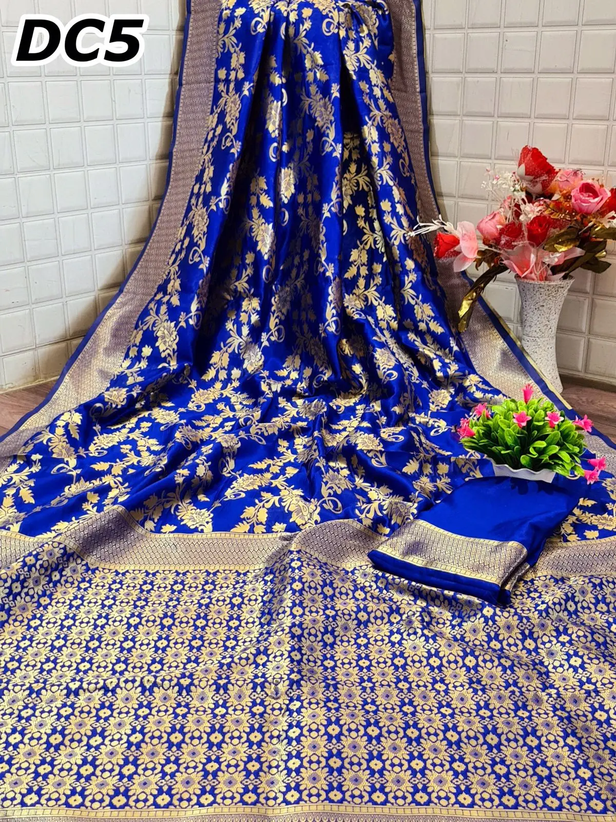 Indian Ethnic Wear Soft Banarasi Silk Saree With Weaving With Heavy Pallu And Same Weaving