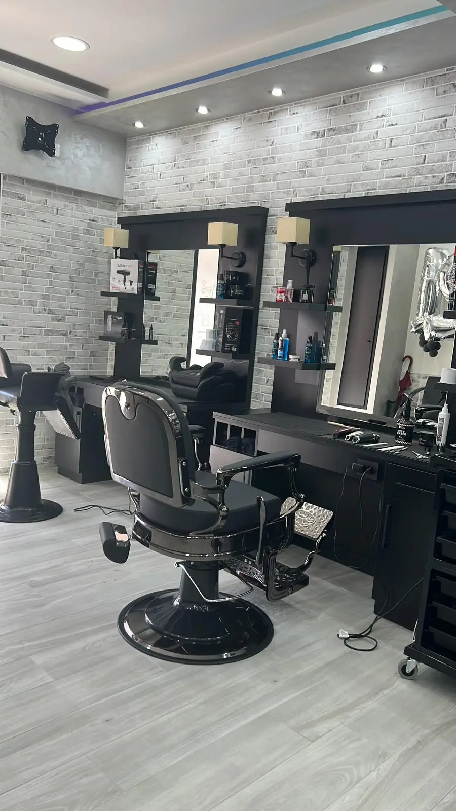 Made In Italy Classic Barber Station Urban Black For Cool Barber Shop