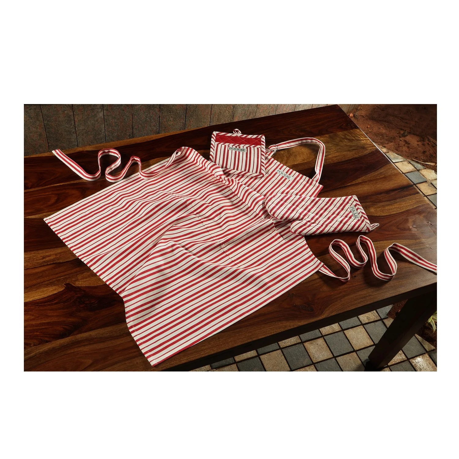 Latest Designed Apron With Top Quality Material Made & Custom Size