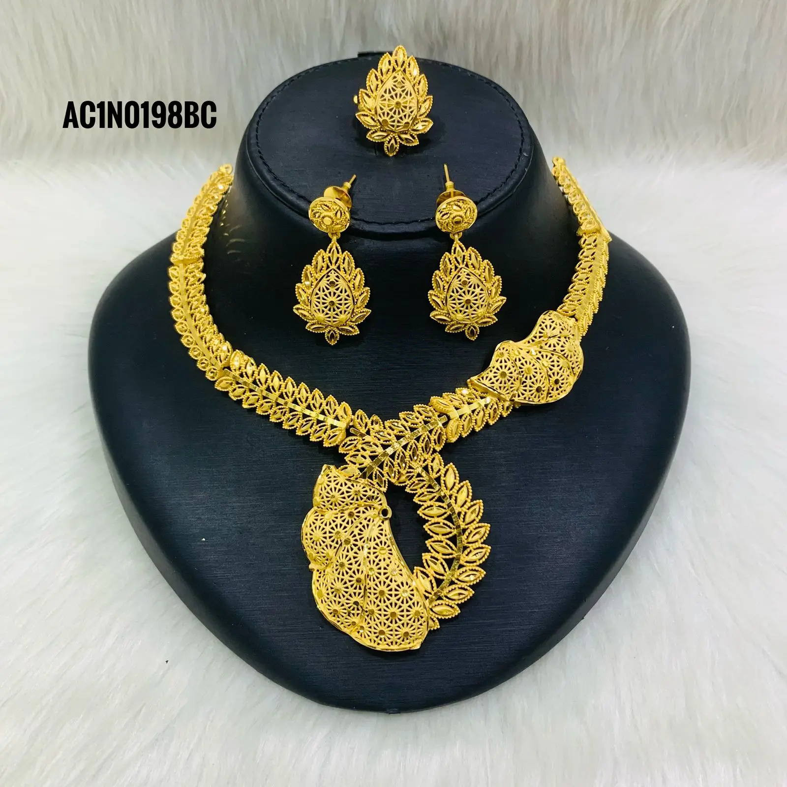 New Design 24k Gold Plated Jewelry Necklaces For Woman 2021 Buy 24k