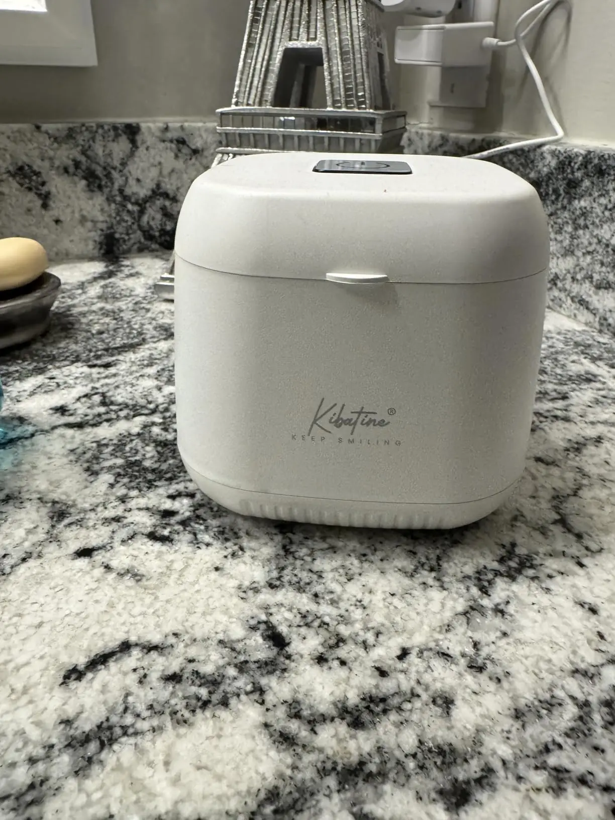 Kibatine ultrasonic cleaner in daily use